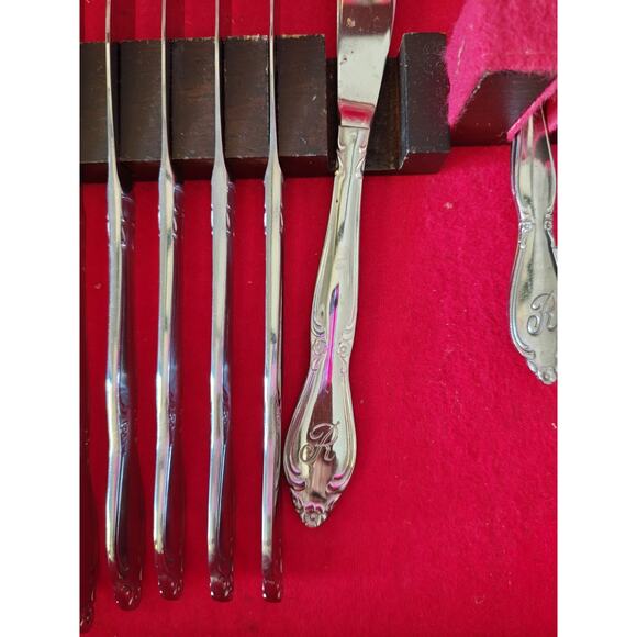 Oneida Community Chatelaine Letter R Monogrammed With Box - Picture 4 of 4